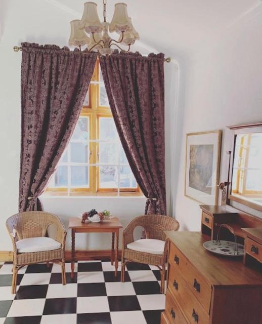 Lord Carnarvon Guesthouse Екстер'єр фото